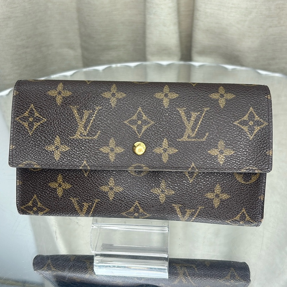 Louis Vuitton LOUIS VUITTON International Wallet monogram brown